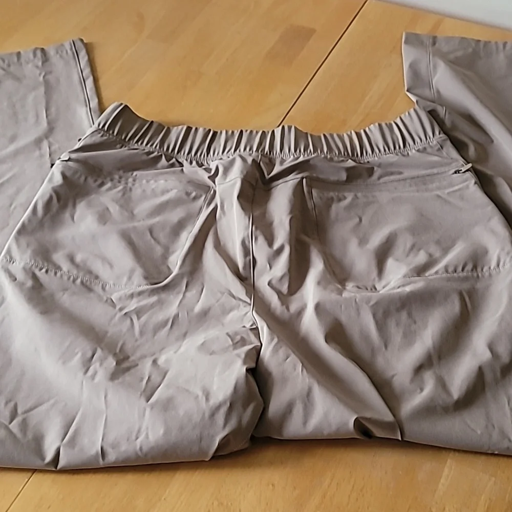 ALO Yoga Repetition Pant - Picture 11 of 13